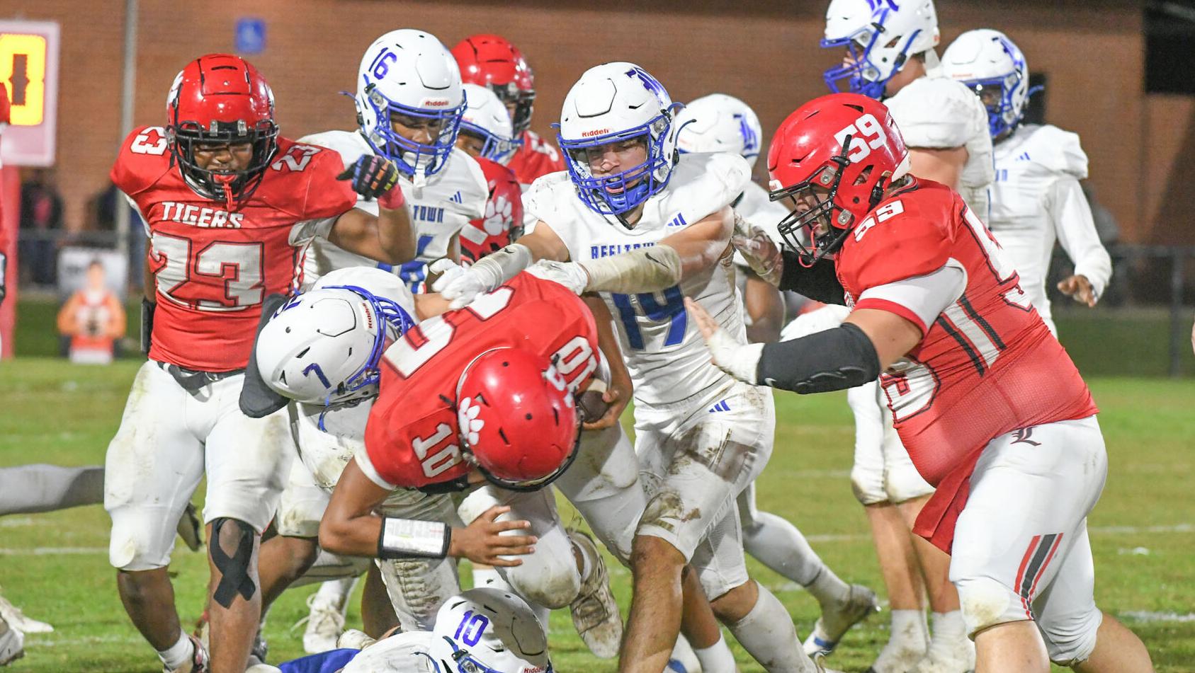 Two top dogs in 2A battle in the quarterfinals