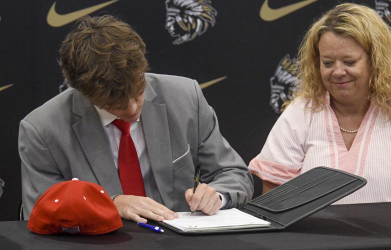 wetumpka signing 43.jpg