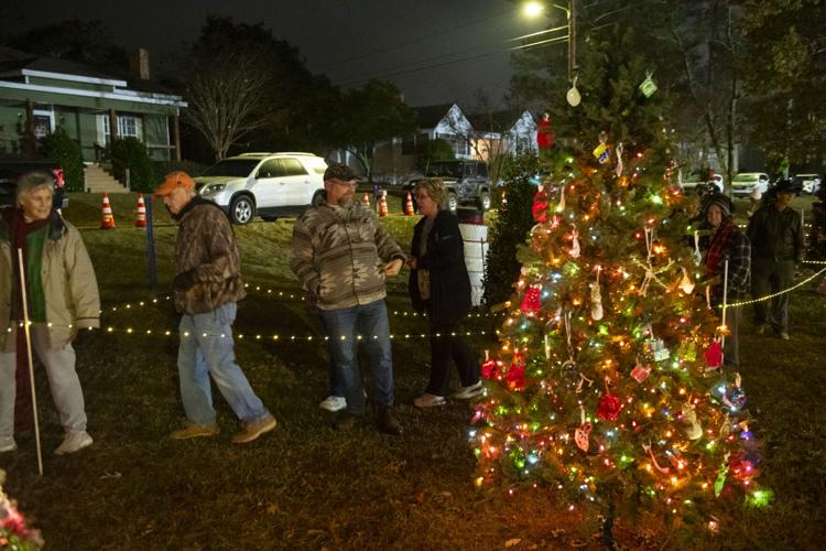 20251210 Tallassee Bell Park Tree lighting006.jpg