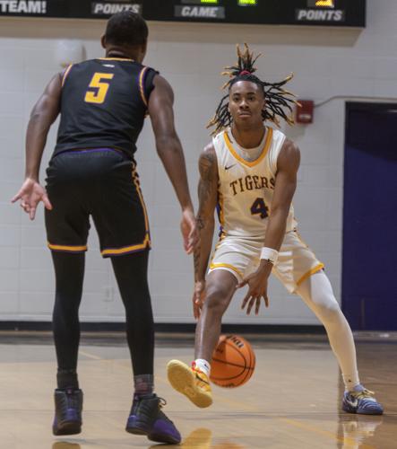 013026 tallassee basketball 11.jpg