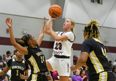 112625 ec girls hoops copy.jpg