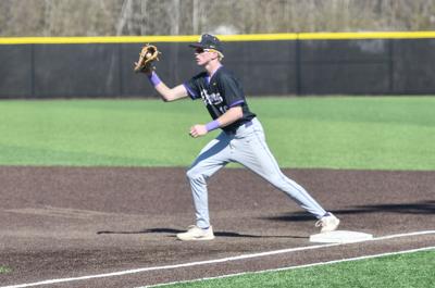 030426 tall-holt baseball 03.jpg