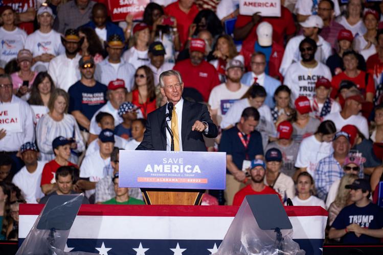Photos:Trump hosts rally in Cullman
