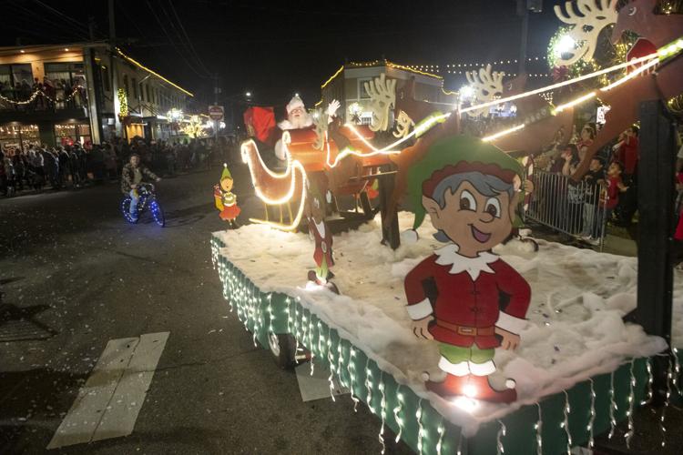 PHOTOS: Christmas on the Coosa