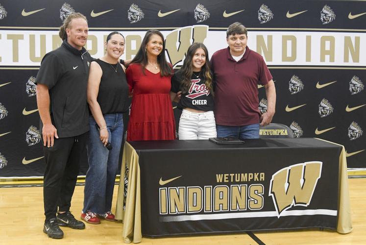 wetumpka signing 17.jpg