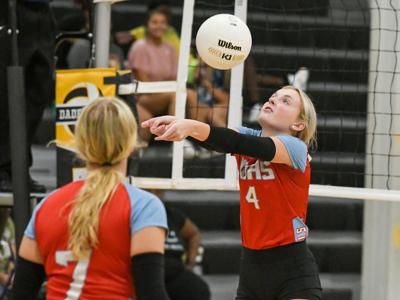 092725 horseshoe bend volleyball 01.jpg