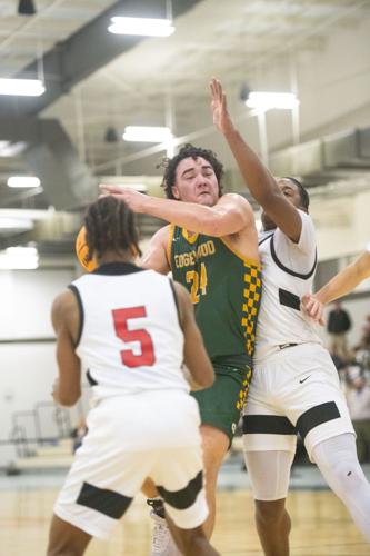 PHOTOS: Edgewood boys take on Springwood in the Elite 8