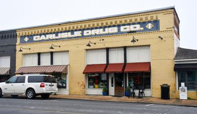 010726 Carlisle's closing.jpg