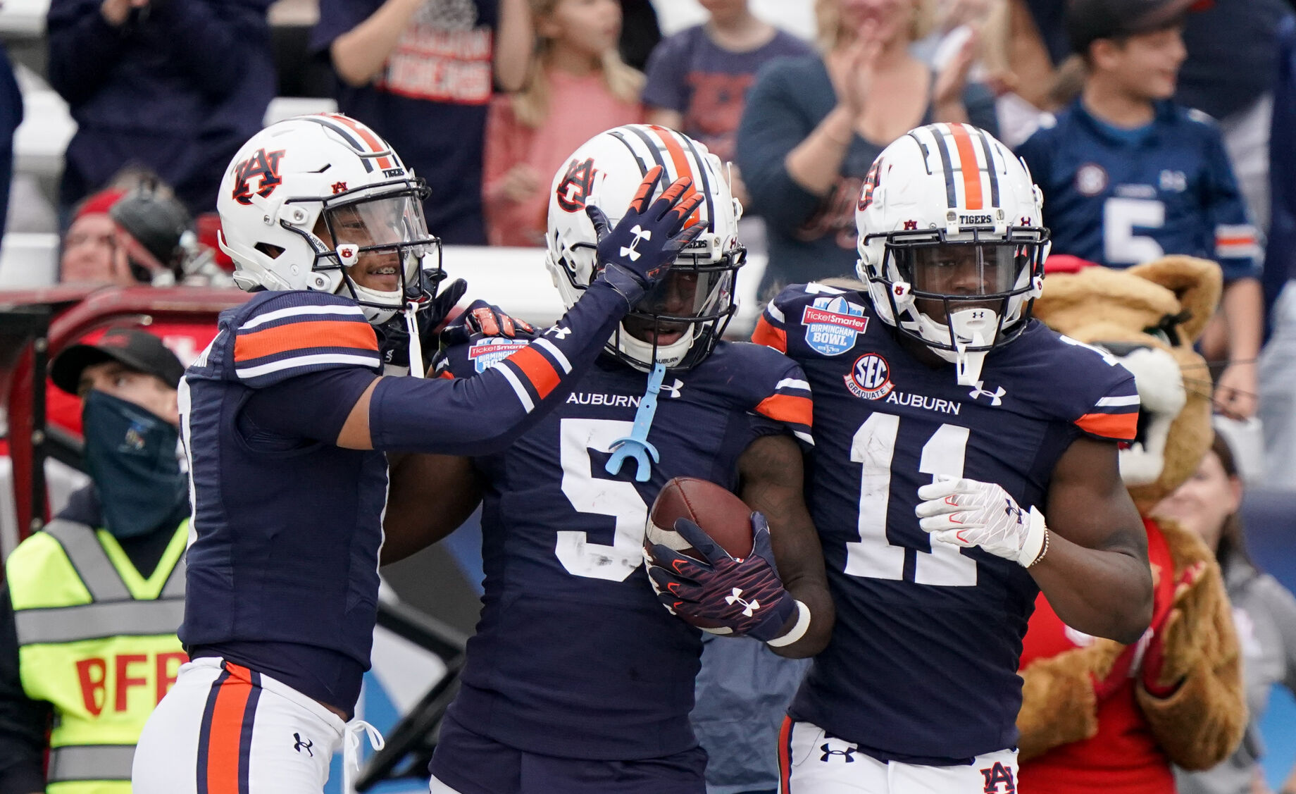 PHOTOS: Auburn and Houston duke it out at the Birmingham Bowl