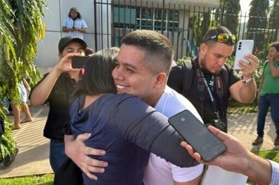 Salvadoran environmental lawyer Alejandro Henriquez was granted a conditional release after months of detention