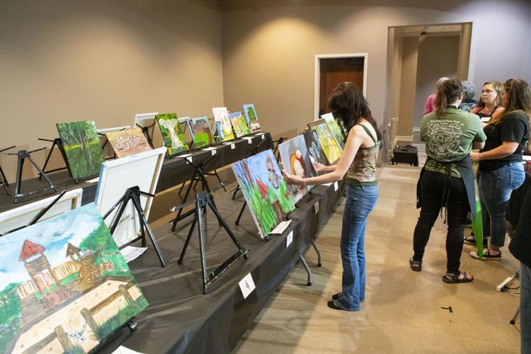 PHOTOS: Battle of the Brushes