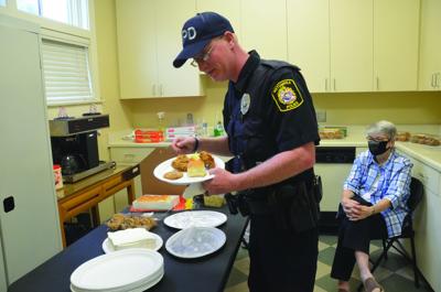 Local church group provides dinner for Wetumpka police