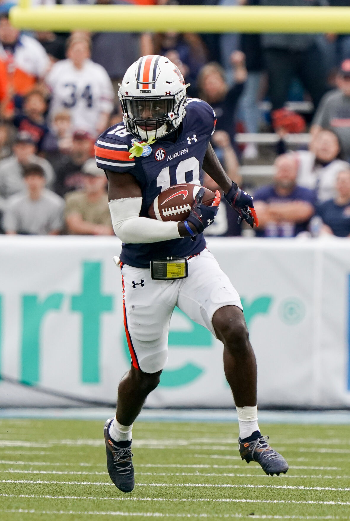 PHOTOS: Auburn and Houston duke it out at the Birmingham Bowl