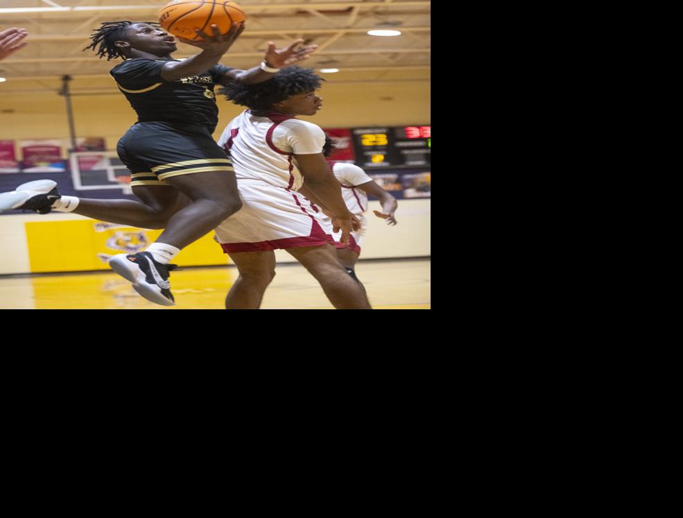 PHOTOS: Wetumpka boys basketball takes on Stanhope Elmore