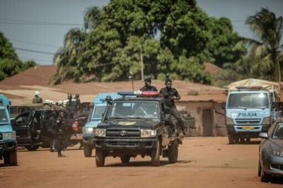 Heavy gunfire broke out at midday on Wednesday near the presidential palace in the capital, Bissau