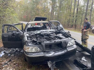 Nobody injured in Elkahatchee Road vehicle fire