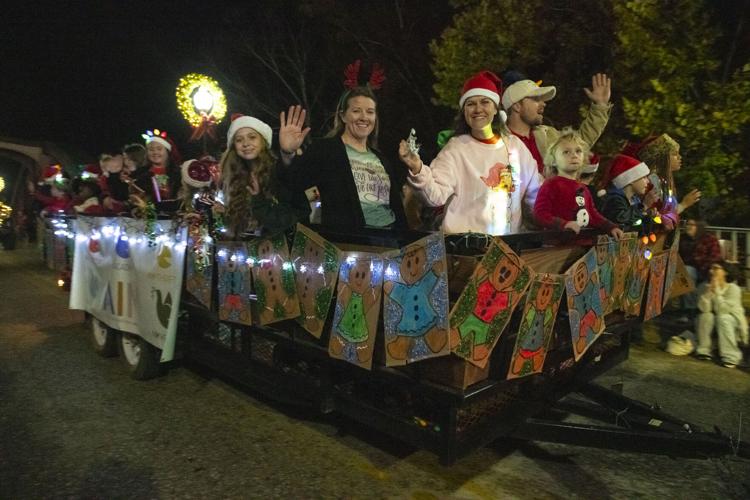 PHOTOS: Christmas on the Coosa