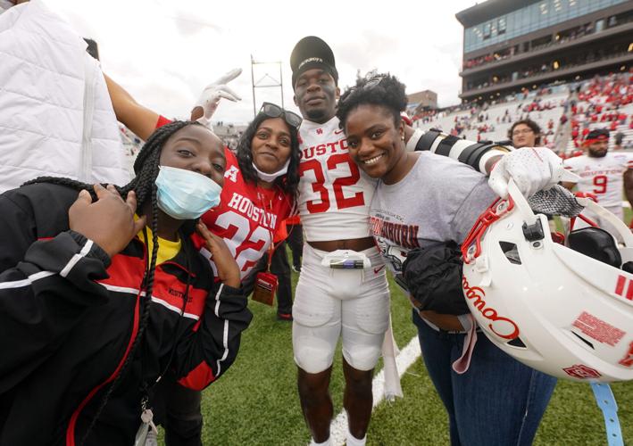 PHOTOS: Auburn and Houston duke it out at the Birmingham Bowl