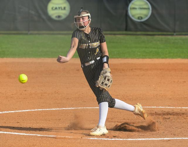 040126-dadeville softball 001.jpg