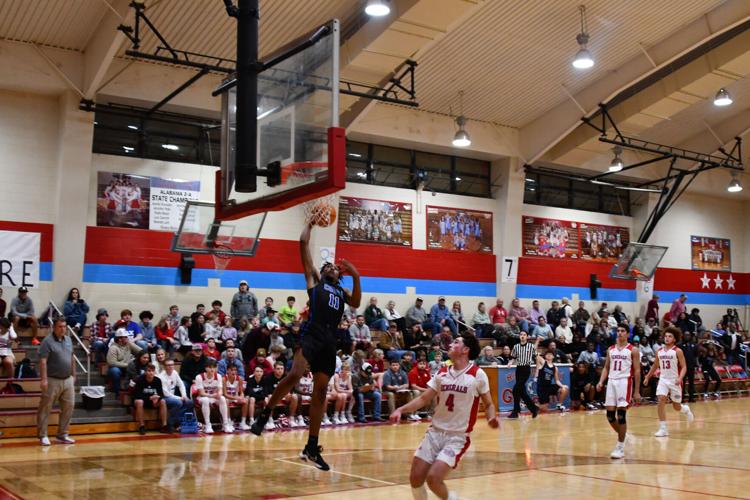 PHOTOS: Central Coosa cruises by Horseshoe Bend