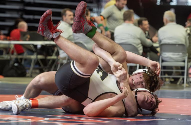 12326 echs wrestling 03.jpg