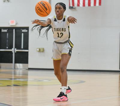 121025-dadeville girls.jpg