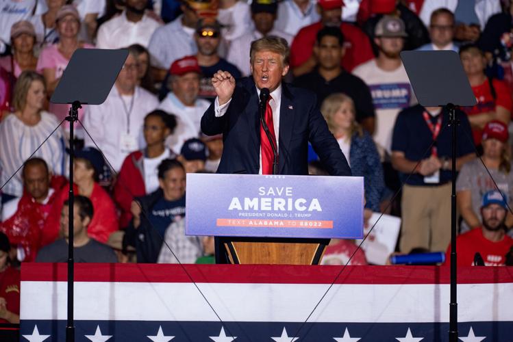 Photos:Trump hosts rally in Cullman