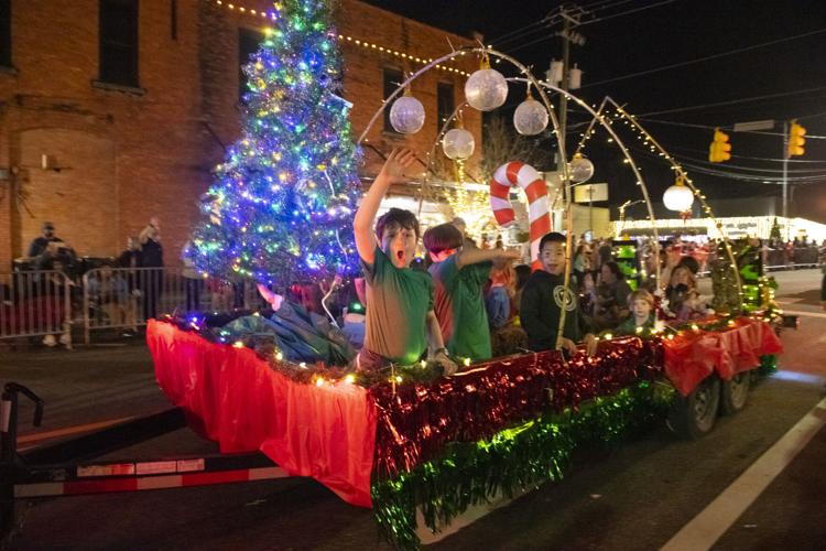 PHOTOS: Christmas on the Coosa