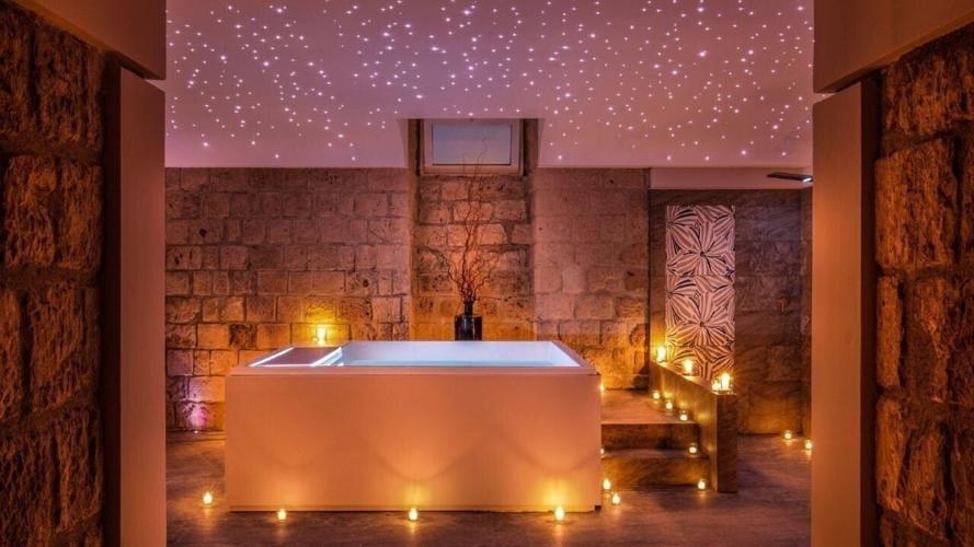 Le Pietre Spa Jacuzzi