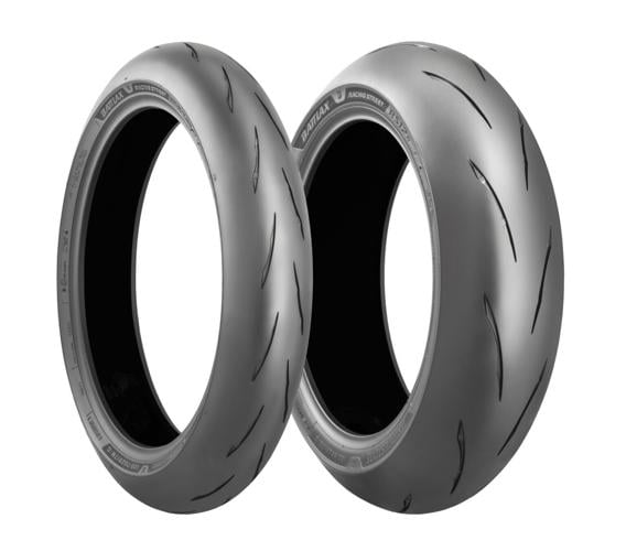 Bridgestone BATTLAX RACING STREET RS12 supplied for the Ninja ZX-10R delivers the highest level of dry grip performance in the road-legal tire lineup of BATTLAX.