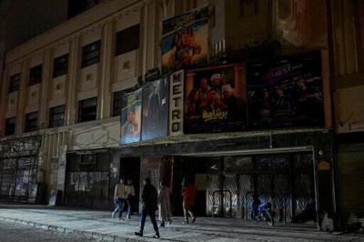 Cairo's streets go dark as government enforces 9 pm business curfew to curb soaring energy bill