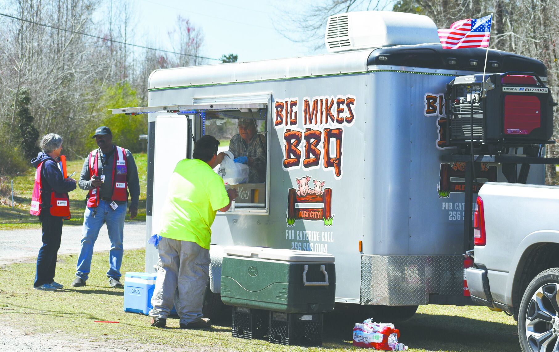 Big Mike’s, Grub Hub serve tornado victims