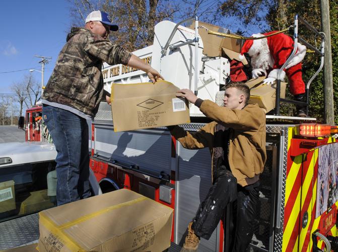 PHOTOS: Santa visits Alexander City