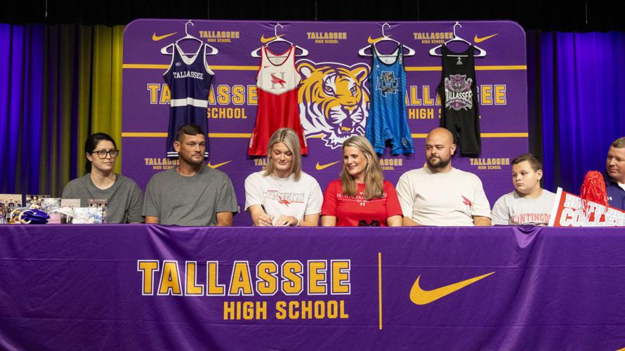 Tallassee’s Alli Smith to continue wrestling at Huntingdon