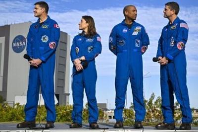 Roll out for Artemis II crewed mission around the Moon