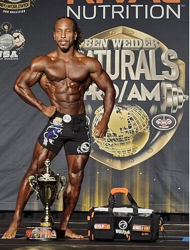 Natural vegan bodybuilder Torre Washington, 51, wins the 2025 Ben Weider Naturals, qualifying for Mr. Olympia.
