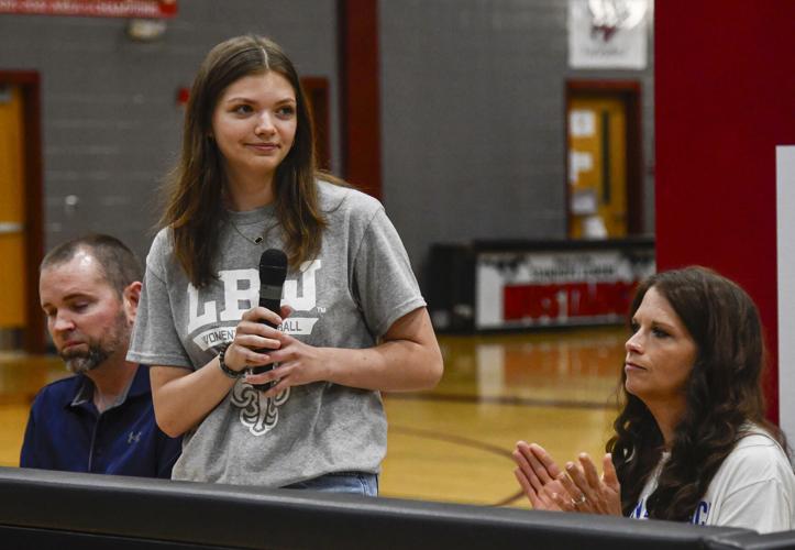 040826 SEHS signing 10.jpg
