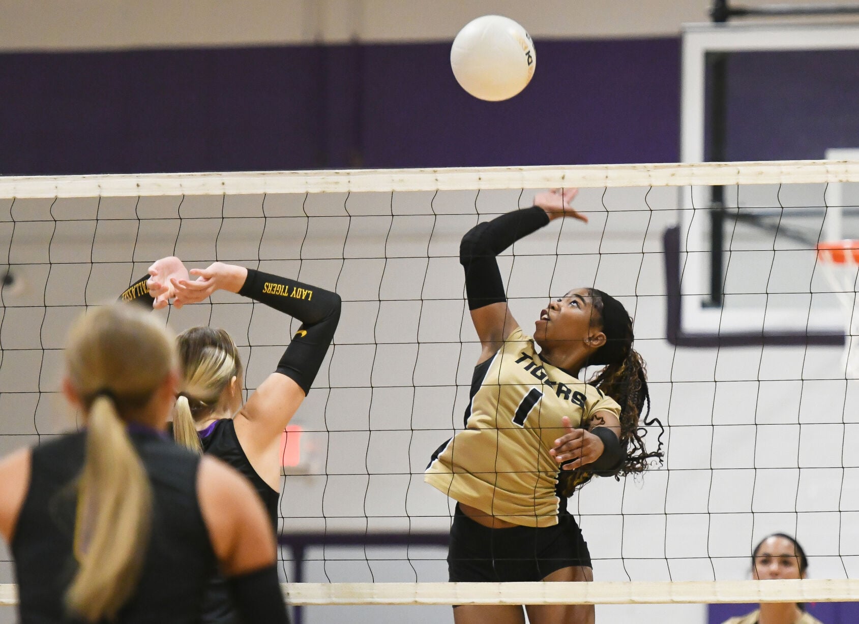 101426-area volleyball preview 002-dadeville copy.jpg