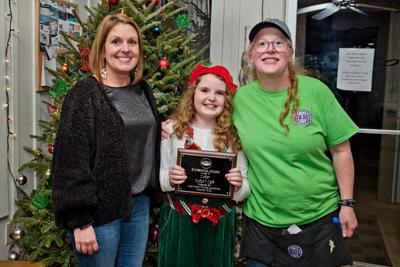 Oskar's Cafe receives tourism superstar award