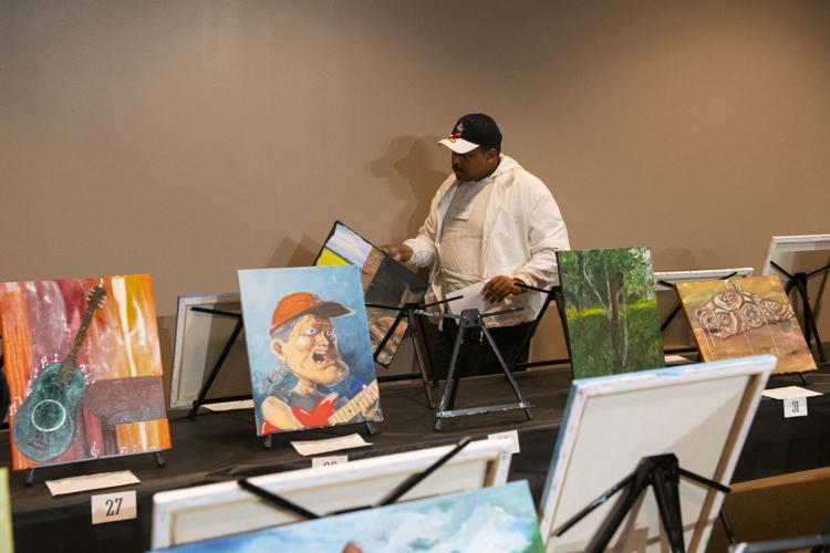 PHOTOS: Battle of the Brushes