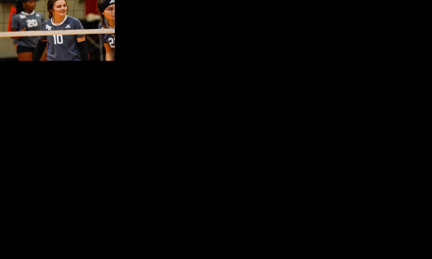 Tate sets table for attackers in four-set Benjamin Russell area victory