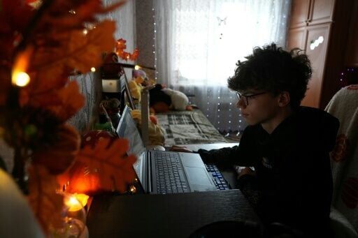 Bohdan has struck up a close online friendship with another teenager and dreams of meeting her