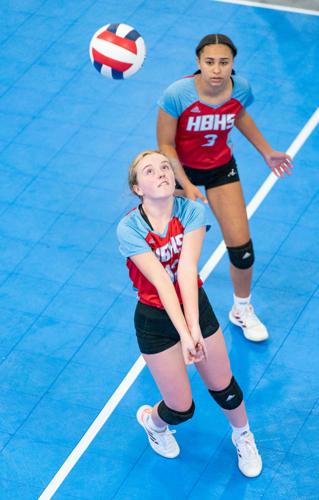 PHOTOS: Horseshoe Bend Competes in Super Regional Volleyball Tournament