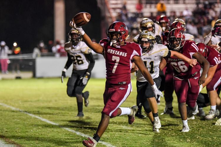 PHOTOS: Stanhope Elmore battles Wetumpka in annual rivalry game
