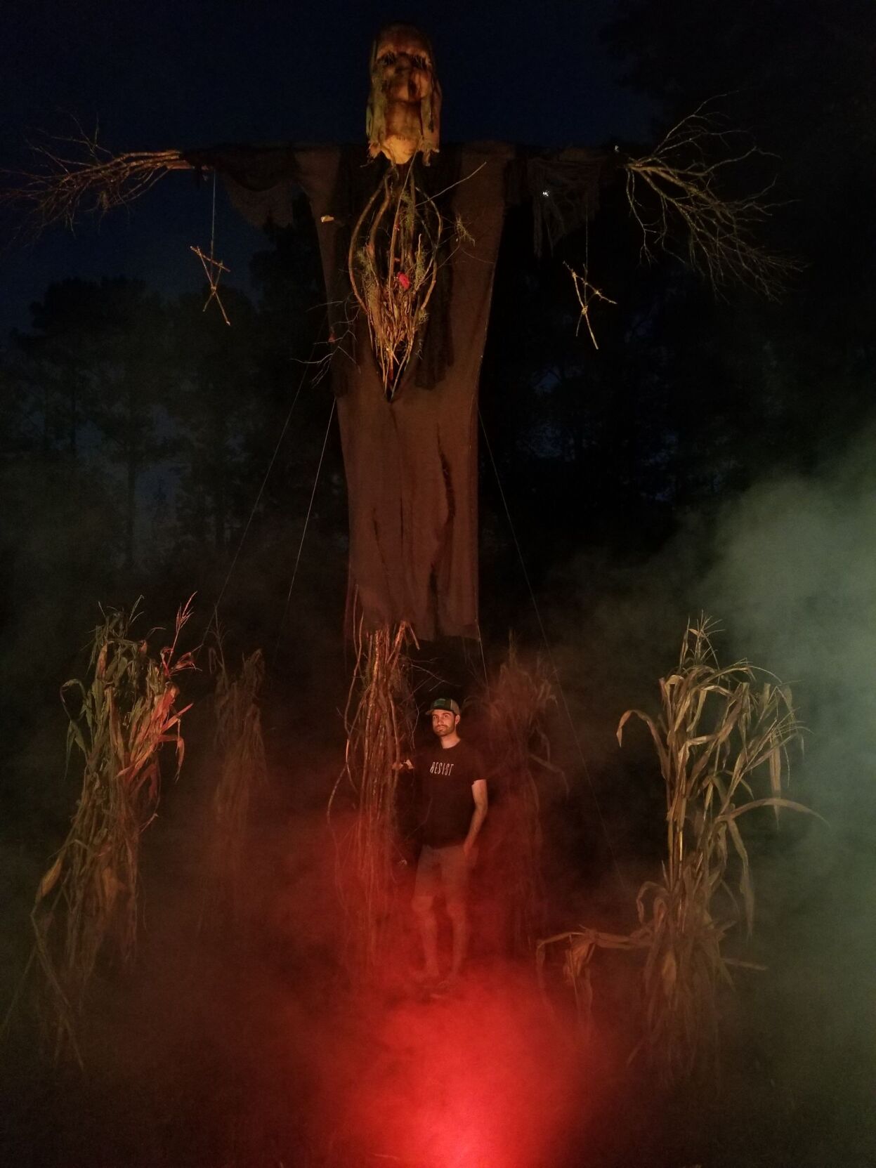 Go big or go home: Wetumpka man builds 21-foot scarecrow