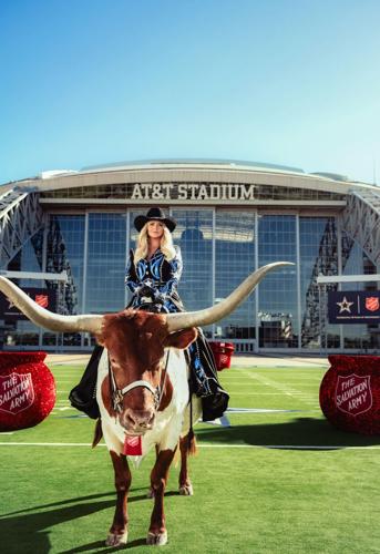 Miranda Lambert To Kick Off Salvation Army’s Red Kettle Campaign With Dallas Cowboys Thanksgiving Game Halftime Performance