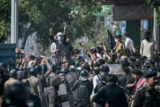 Shiite Muslims shout slogans during a protest outside the US consulate in Karachi on March 1, 2026