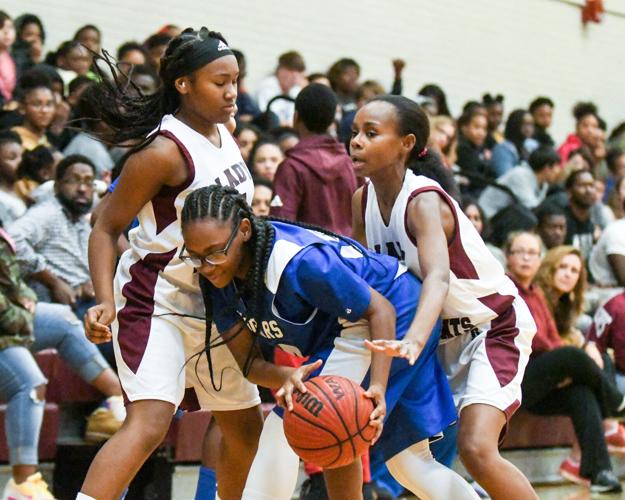 PHOTOS: Alex City Middle School, Central Coosa battle on the hardwood
