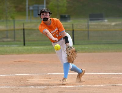 042226-hbs  softball 001.jpg