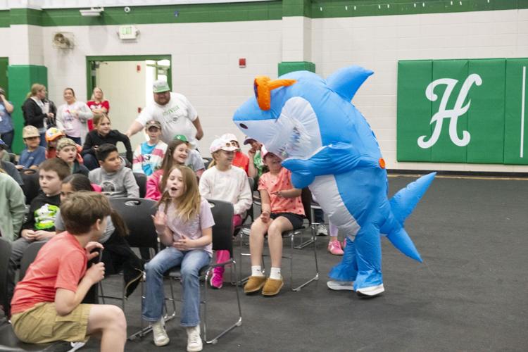 PHOTOS: Studnets react to the reveal of mystery readers